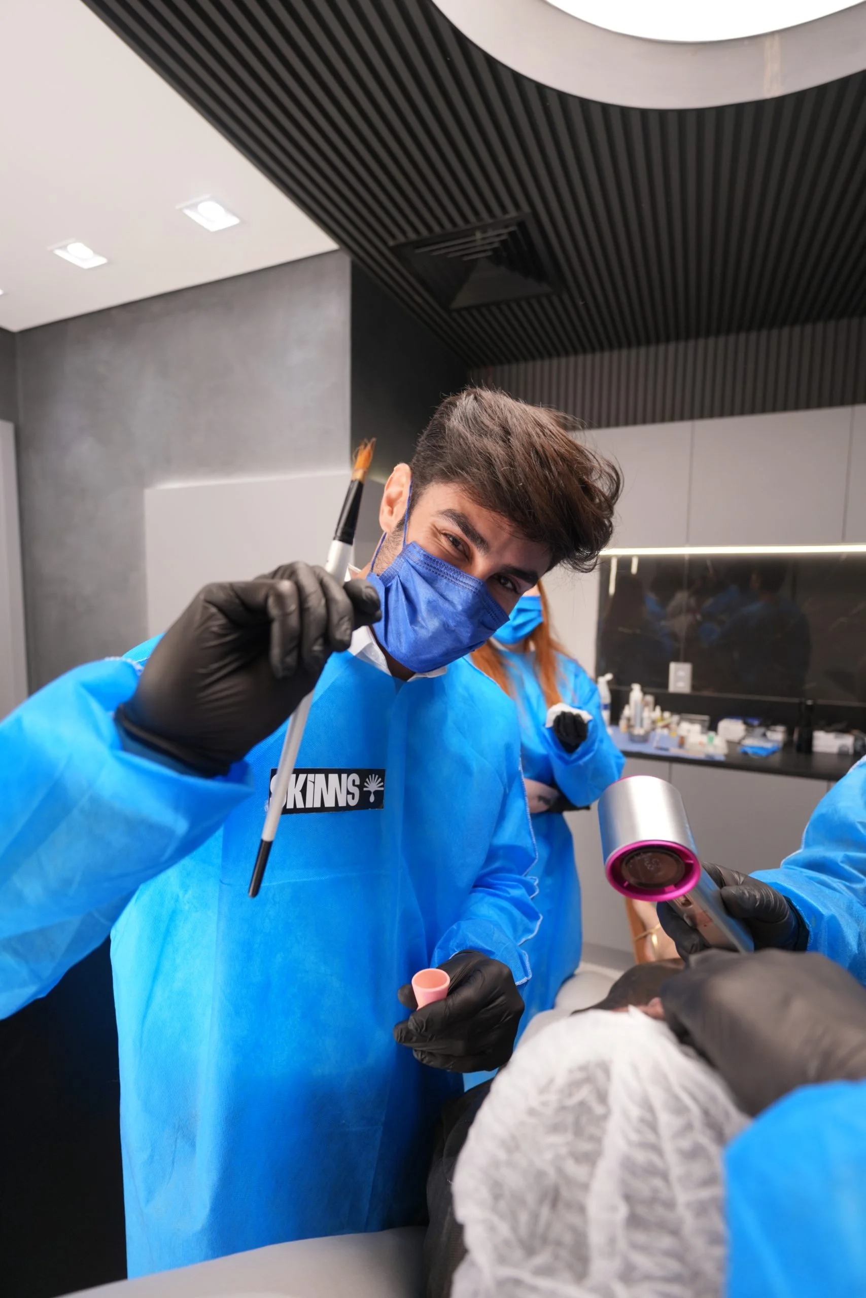 Profissional habilitado aplicando o Método SKIMS — foto 1