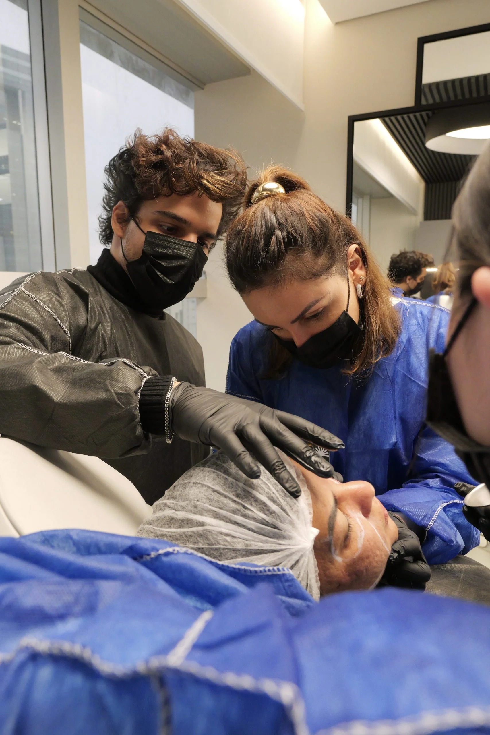 Profissional habilitado aplicando o Método SKIMS — foto 8